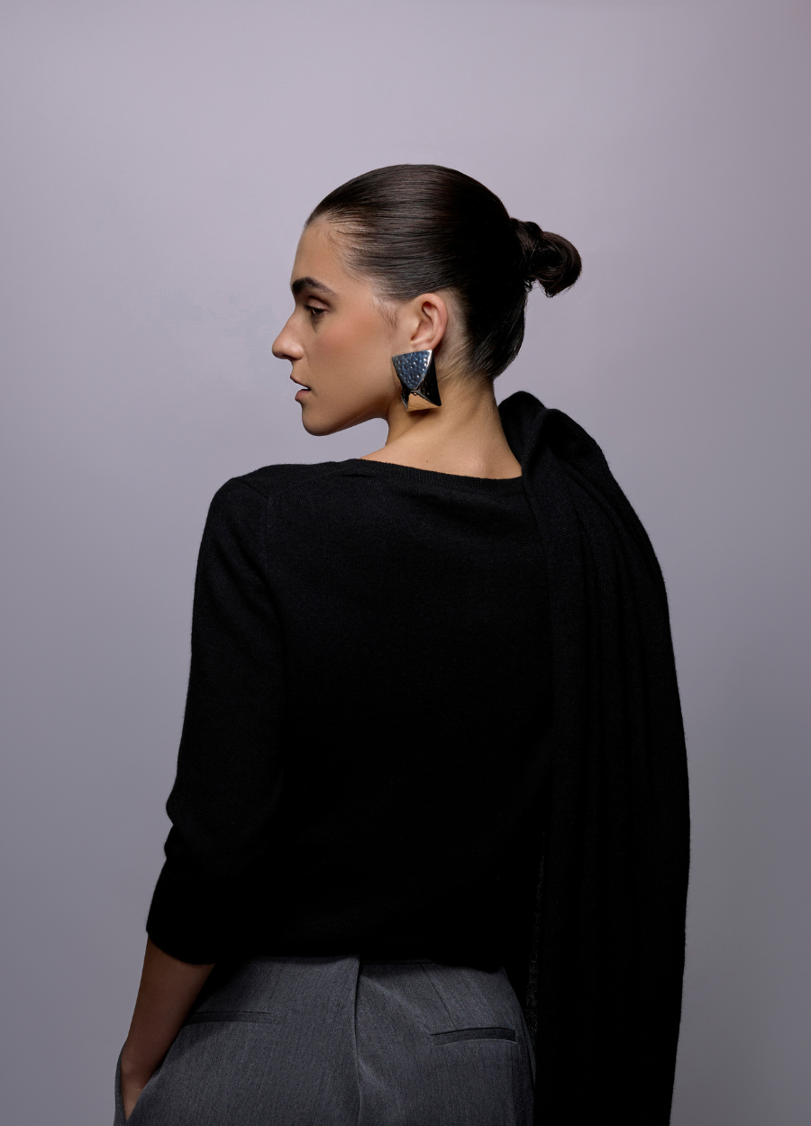 Denner cashmere Travelwrap, styled with a cropped cashmere cardigan