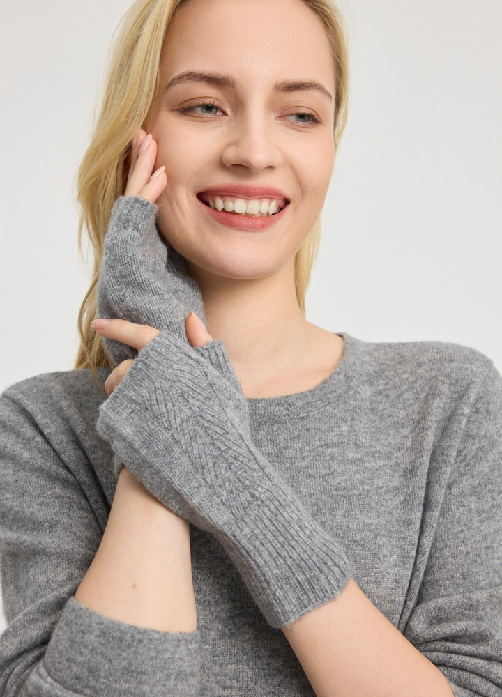 Cashmere Cable Wristwarmers