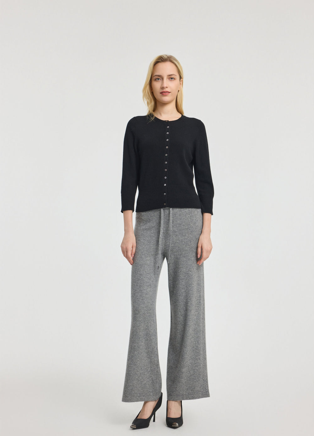 Denner women's cashmere Cropped Cardigan in Black, view 2
