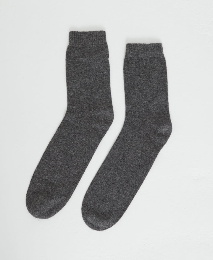 Denner cashmere Socks in Derby Grey, view 2