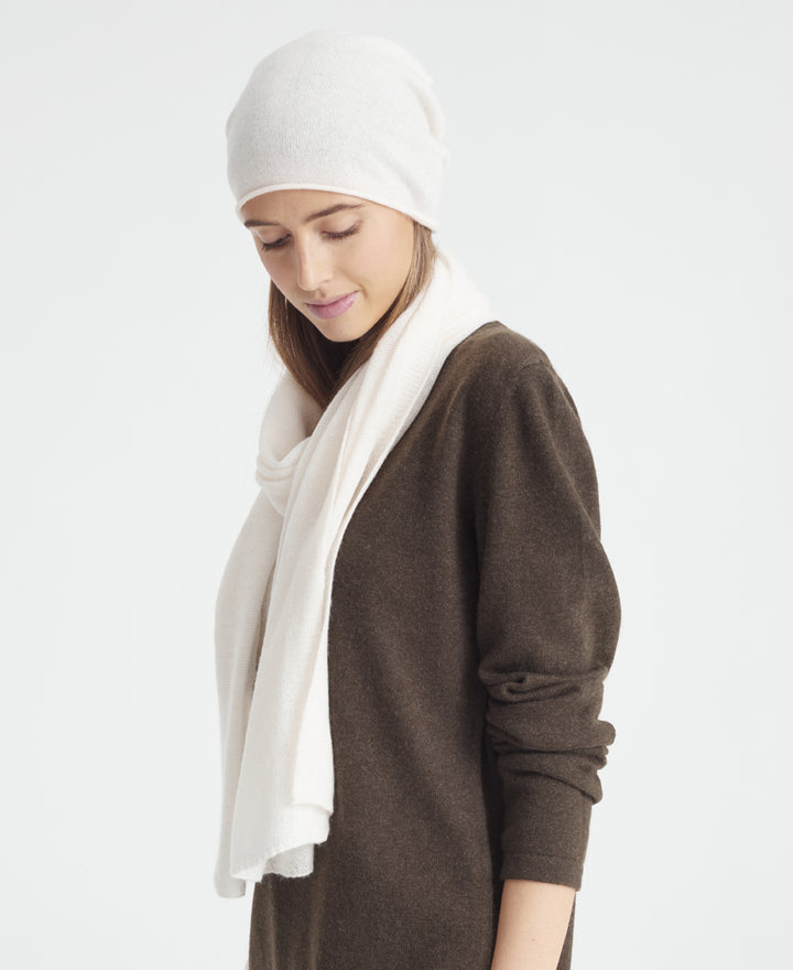 Denner cashmere Knitted Hat (Classic Colours) in White, view 4