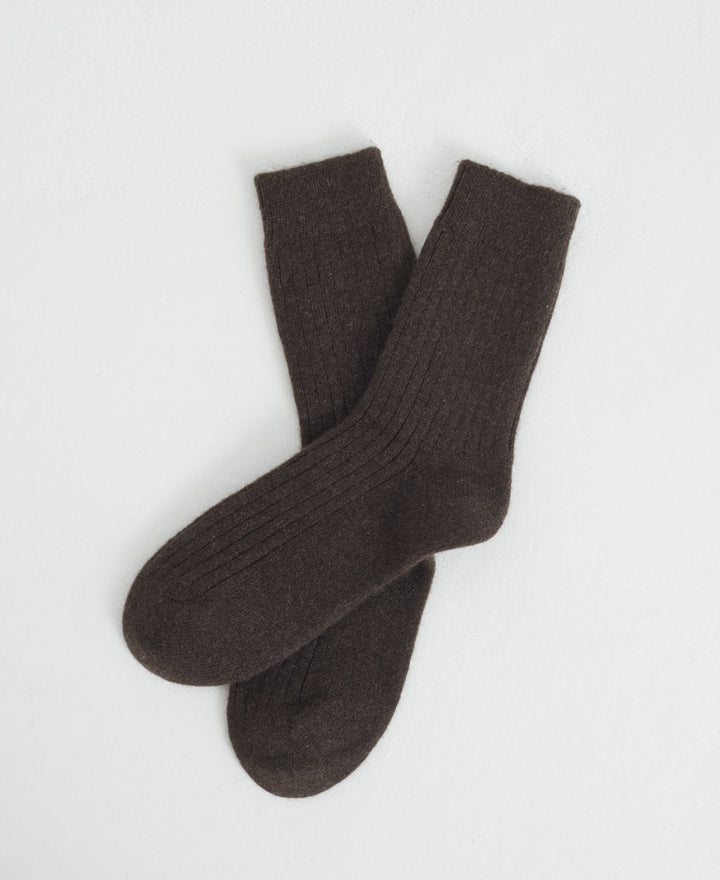 Denner cashmere Ribbed Socks in Khaki