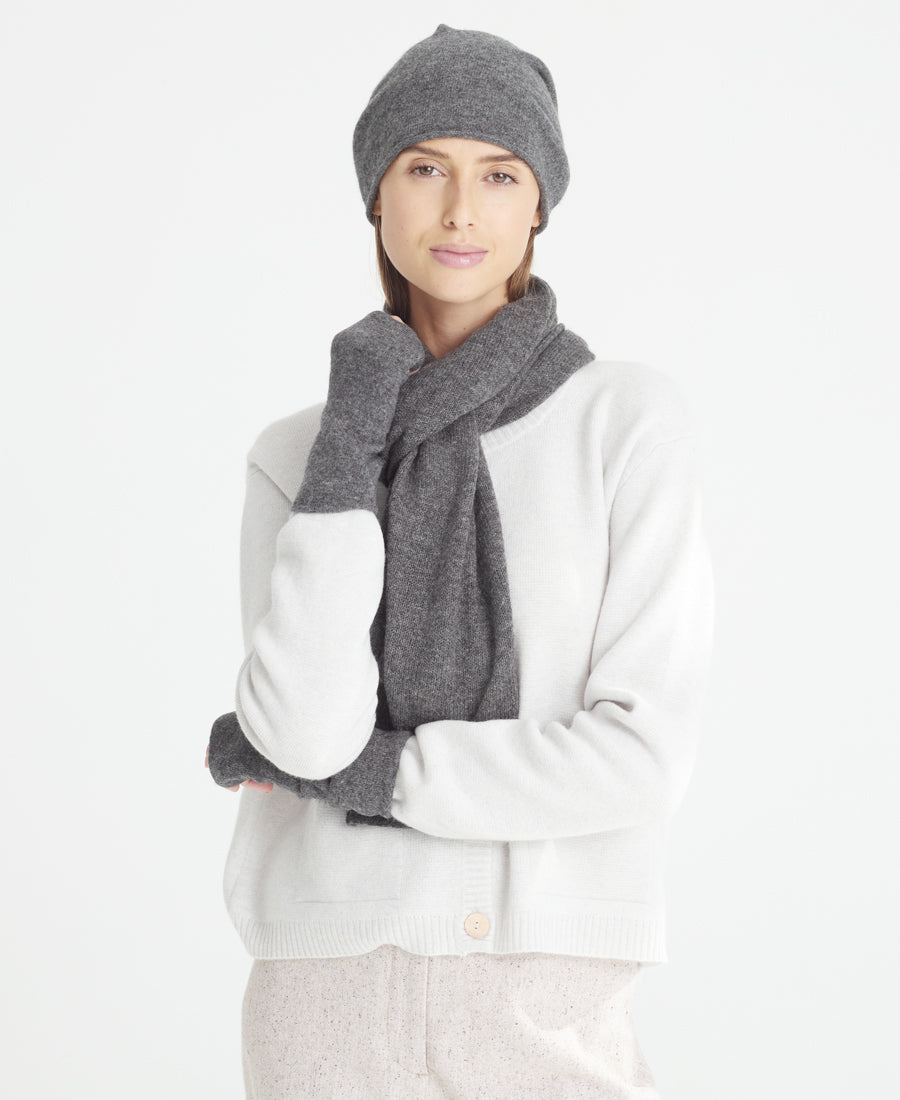 Denner cashmere Knitted Hat (Classic Colours) in Derby Grey, view 2
