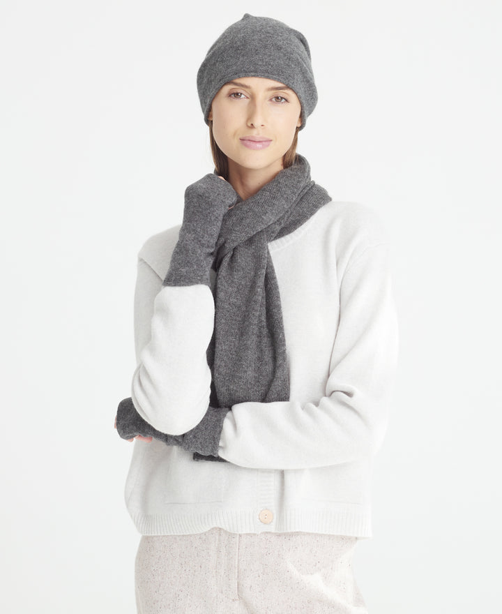 Denner cashmere Knitted Hat (Classic Colours) in Derby Grey, view 2