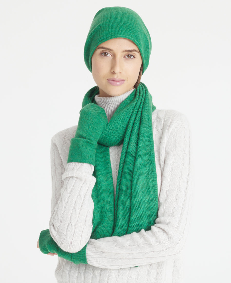 Denner cashmere Knitted Hat (Classic Colours) in Grass, view 2