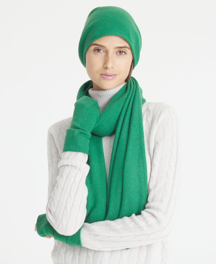 Denner cashmere Knitted Hat (Classic Colours) in Grass, view 2