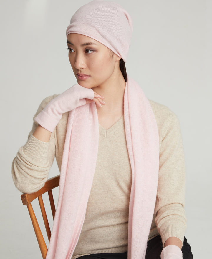 Denner cashmere Knitted Hat (Classic Colours) in Light Pink, view 3