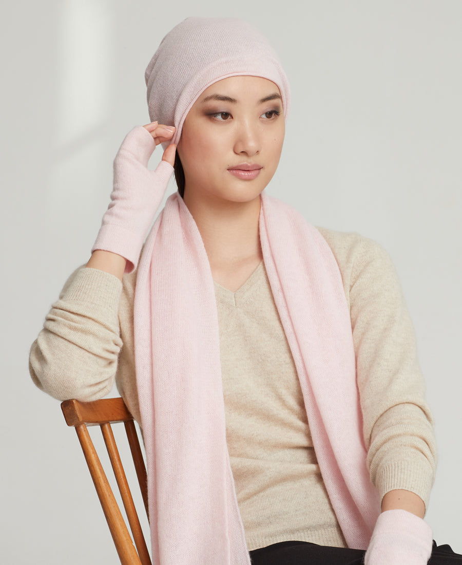 Denner cashmere Knitted Hat (Classic Colours) in Light Pink, view 4