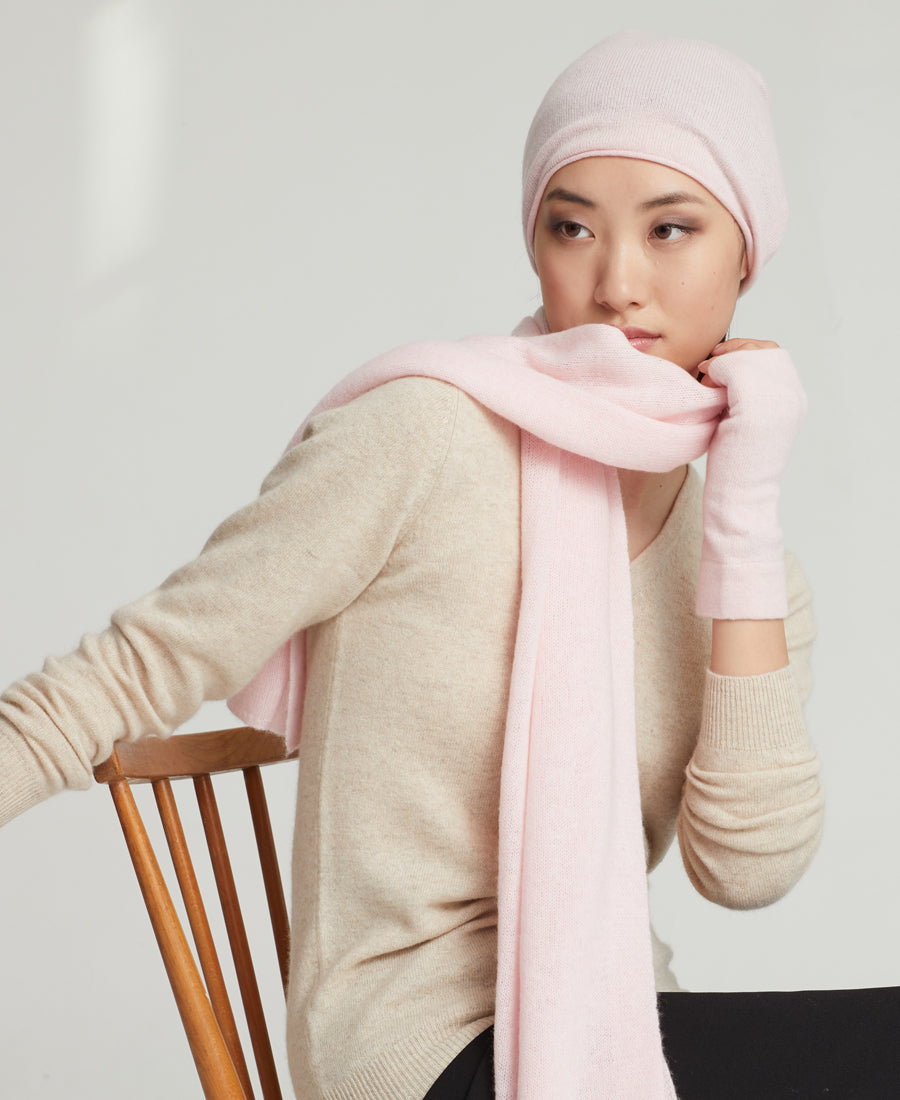 Denner cashmere Knitted Hat (Classic Colours) in Light Pink, view 2
