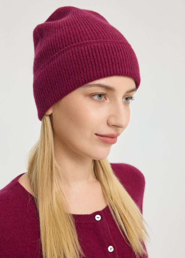 Denner cashmere Essential Rib Beanie in Ruby