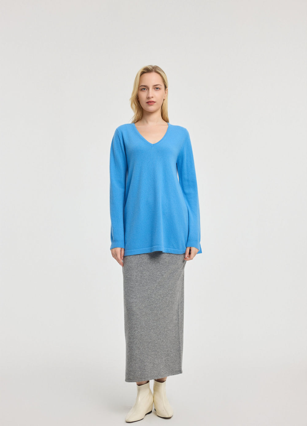 Denner women's cashmere V-Neck Tunic in Cornflower Blue, view 3